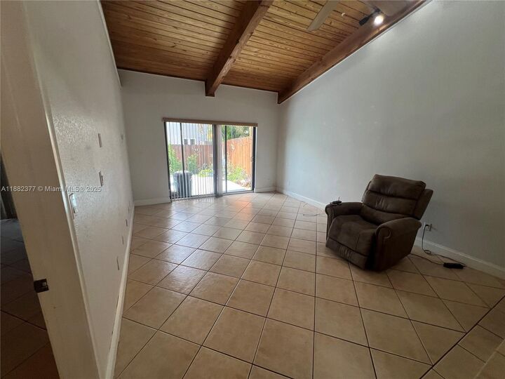 Property Photo:  2908 N 35th Ter 2908  FL 33021 