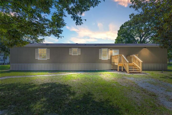 Property Photo:  1207 Yoakum Drive  LA 70532 