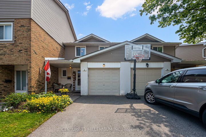 Property Photo:  69 Carisbrooke Court 69  ON L6S 3K1 