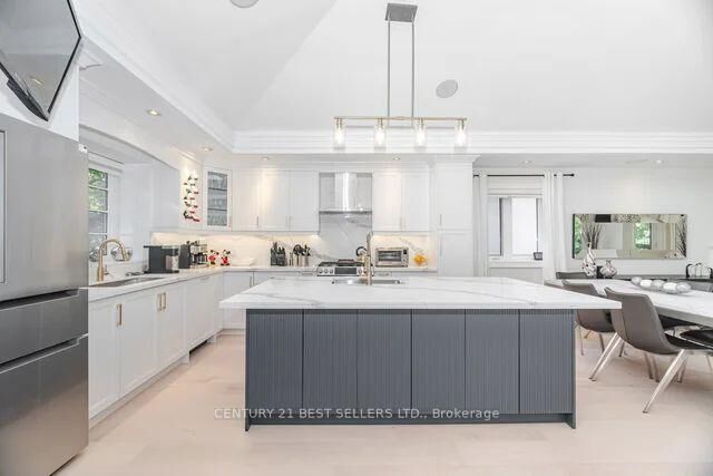 Photo de la propriété:  1595 Calverton Court  ON L5G 2W4 