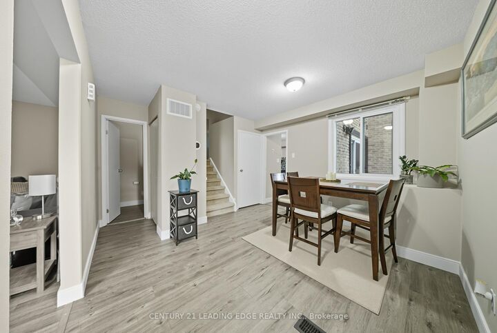 Property Photo:  416 Scottsdale Drive N/A  ON N1G 2Z8 