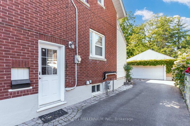 Property Photo:  30 Frederick Street  ON L6Y 1G4 