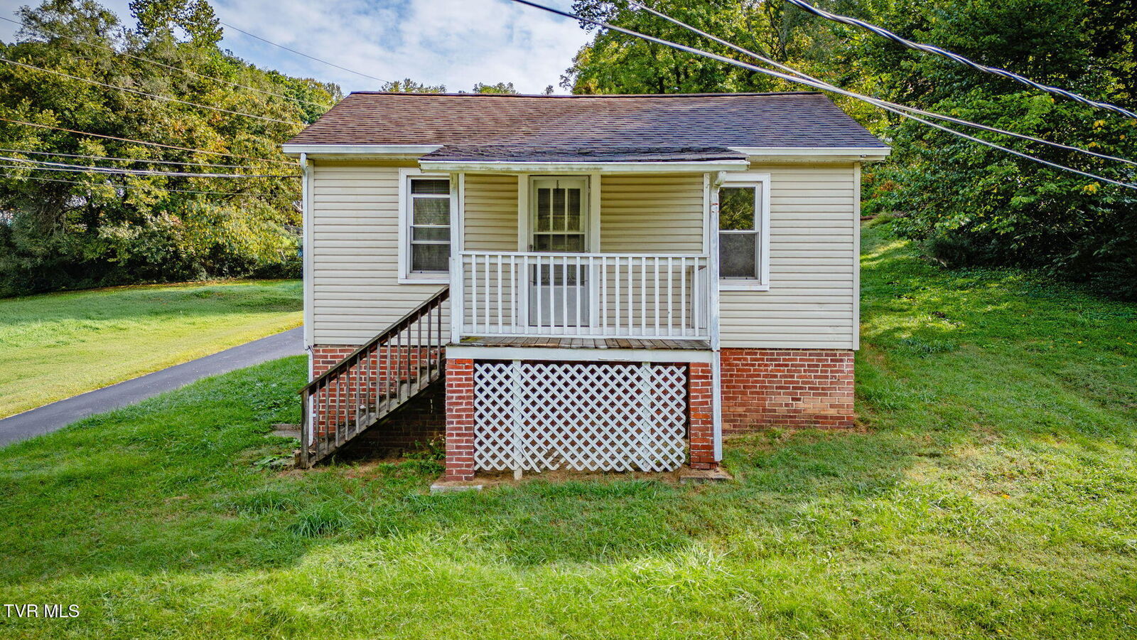 Property Photo:  1105 Tranbarger Drive  TN 37660