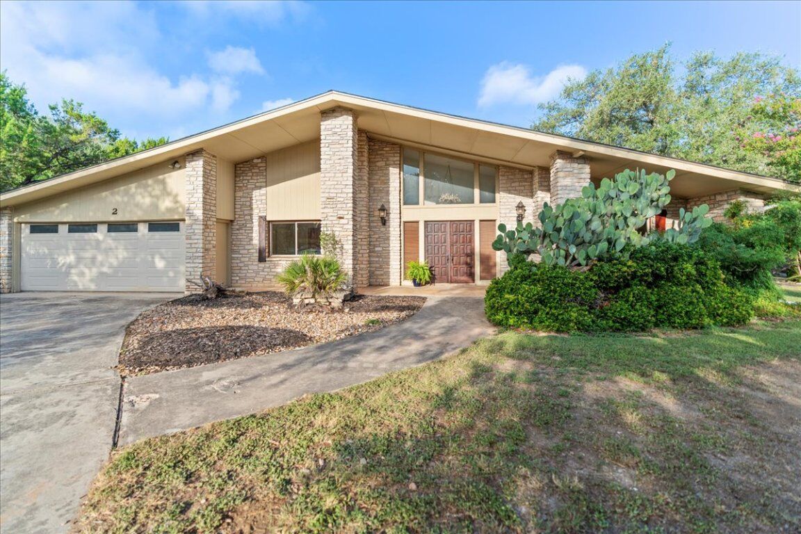 Property Photo:  2 Brookhollow Drive  TX 78676 