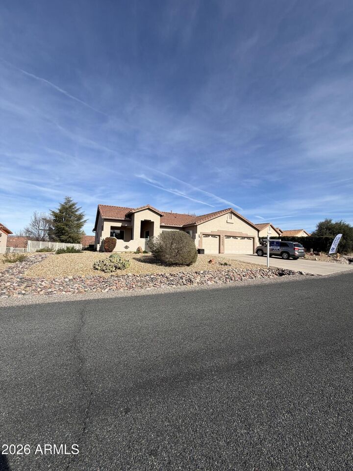 Property Photo: 5260 E Whisper Ridge AZ 86325