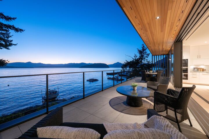 8885 Lawrence Way — photo 1