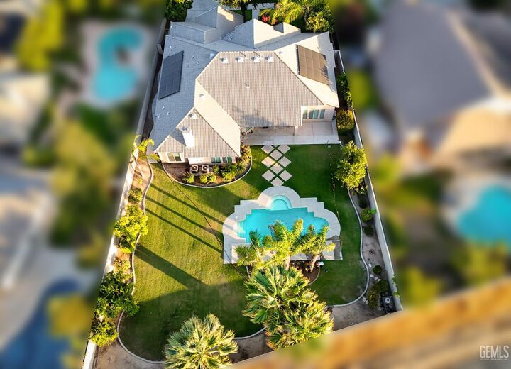 Property Photo:  12504 Crown Crest Drive  CA 93311 