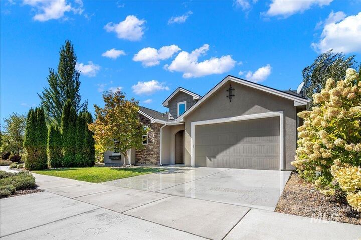 Property Photo:  18187 N Highfield Way  ID 83714 