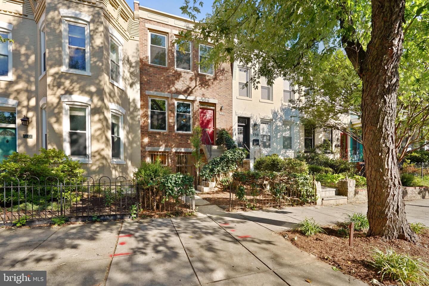 Property Photo:  748 13th Street SE  DC 20003 