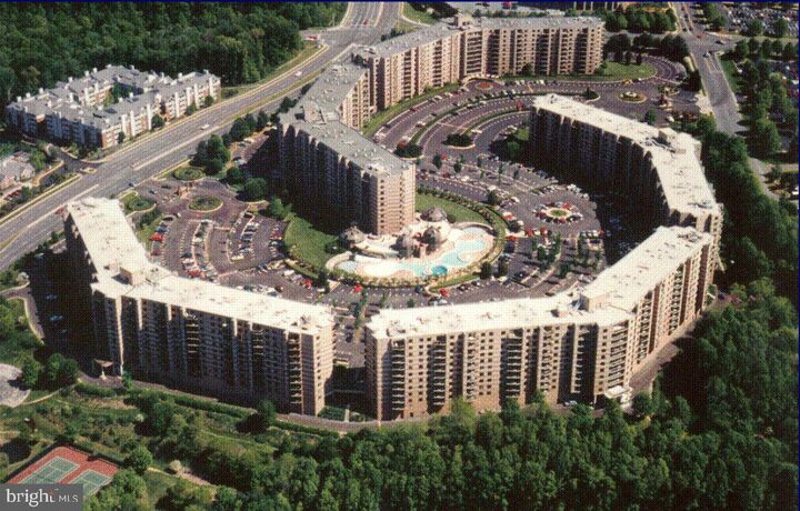 8360 Greensboro Drive 621  McLean VA 22102 photo