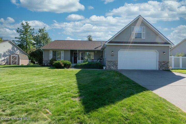 Property Photo:  2066 E Goldleaf Ln  ID 83814 