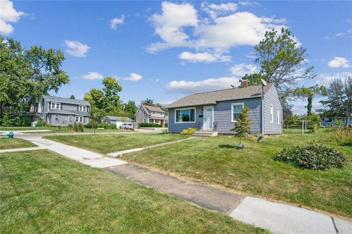 Property Photo: 1060 17th Street NE IA 52402