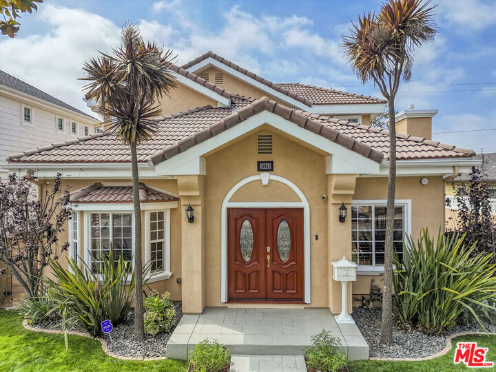 Property Photo:  10943 Barman Ave  CA 90230 
