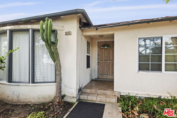 Property Photo: 8860 Horner St CA 90035
