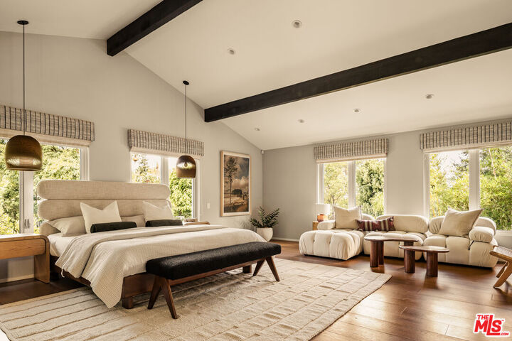 Property Photo: 7712 Chandelle Pl CA 90046