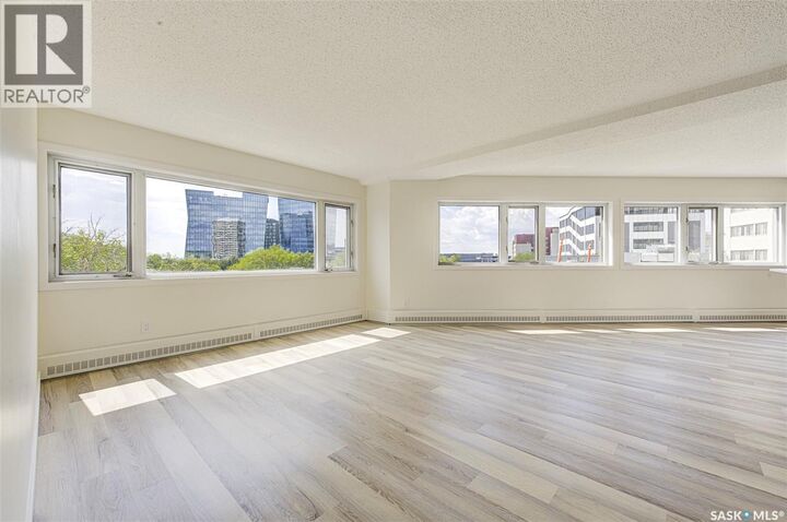 Property Photo:  470 424 Spadina Crescent E  SK S7K 6X7 