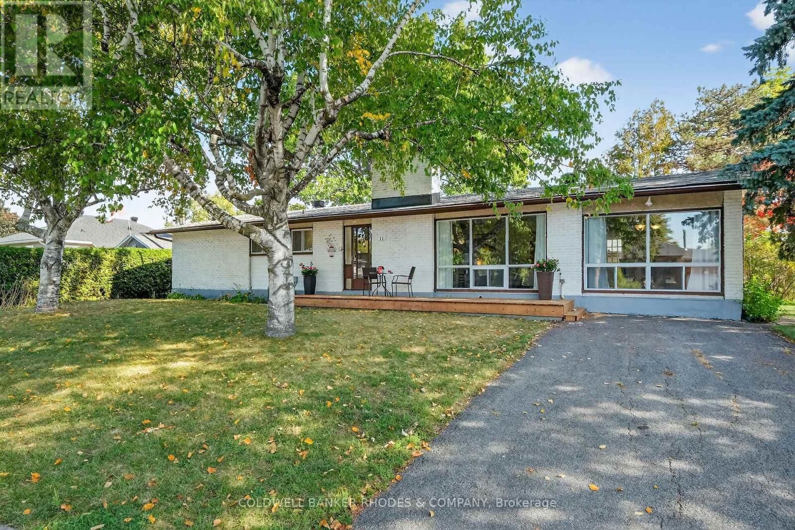 Property Photo: 11 Willeth Avenue ON K2E 5C2