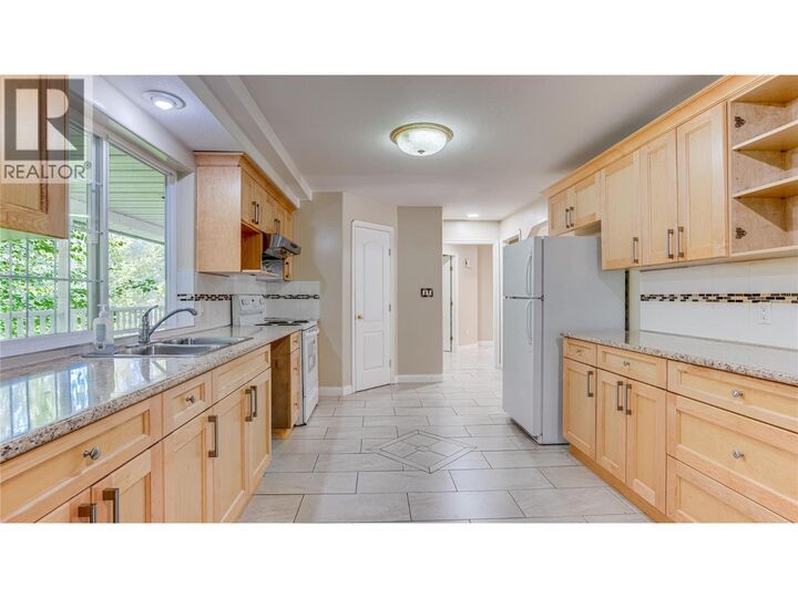 Property Photo: 20 Bigg Road BC V0E 2G6