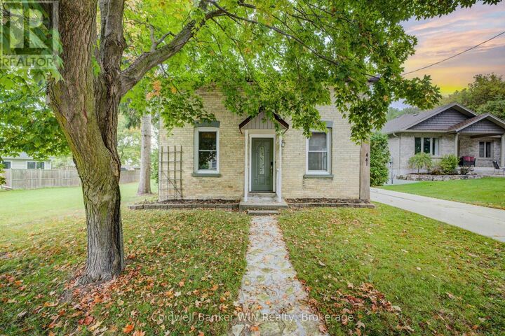 Photo de la propriété:  441 Waterloo Street  ON N0G 2L3 