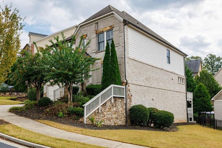 Property Photo: 11760 Stratham Drive GA 30009