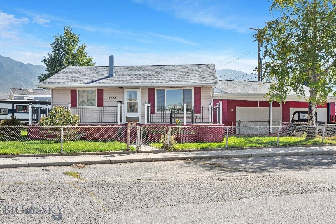 Property Photo:  2000 Walnut  MT 59701 