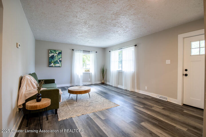 Property Photo:  2905 S Catherine Street  MI 48911 