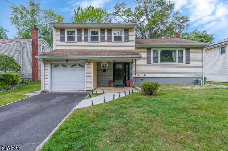 Property Photo:  6 Joanne Way  NJ 07081 