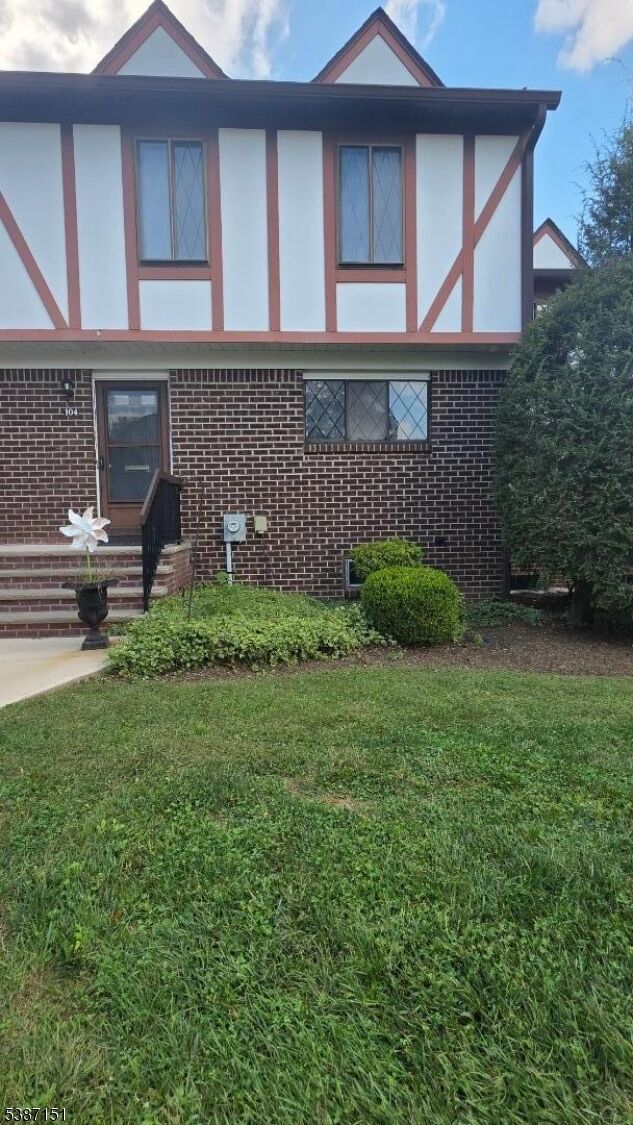 Property Photo:  104 Devonshire Ct  NJ 08844 