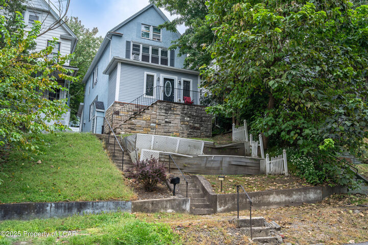 Property Photo:  521 Irving Avenue  PA 18510 