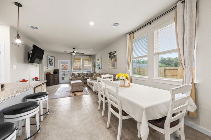 Property Photo:  2050 W Darlington Oak Court  TX 77304 