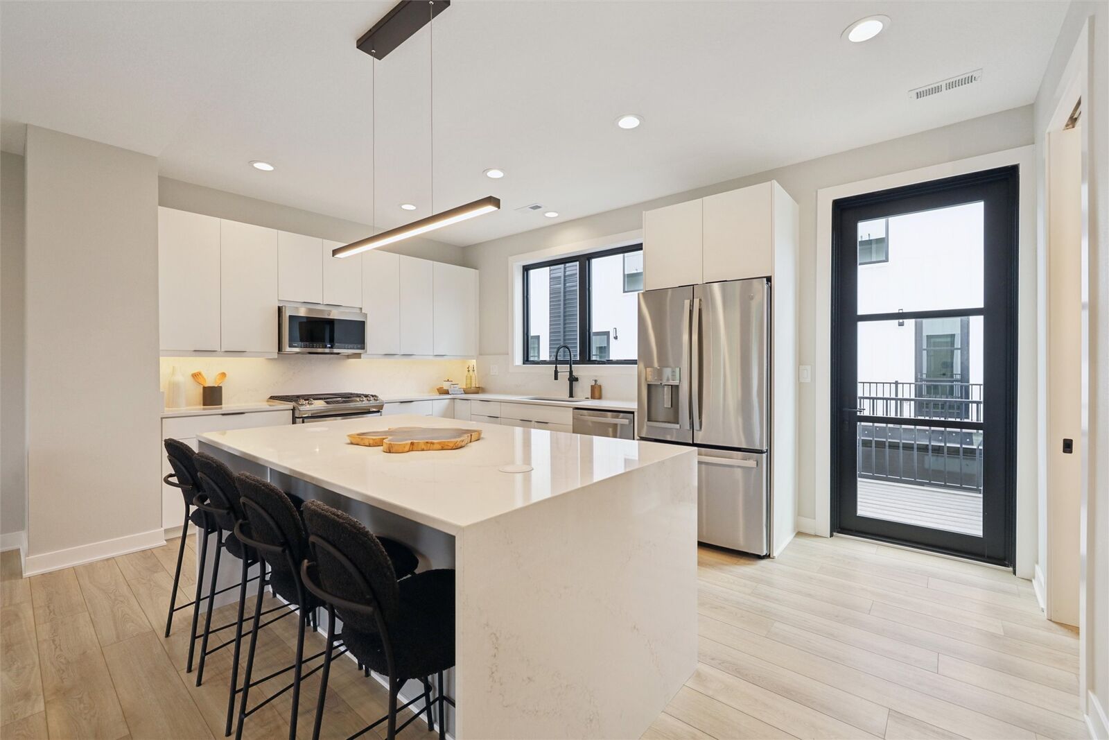 Property Photo: 4840 Ingersoll Avenue IA 50312