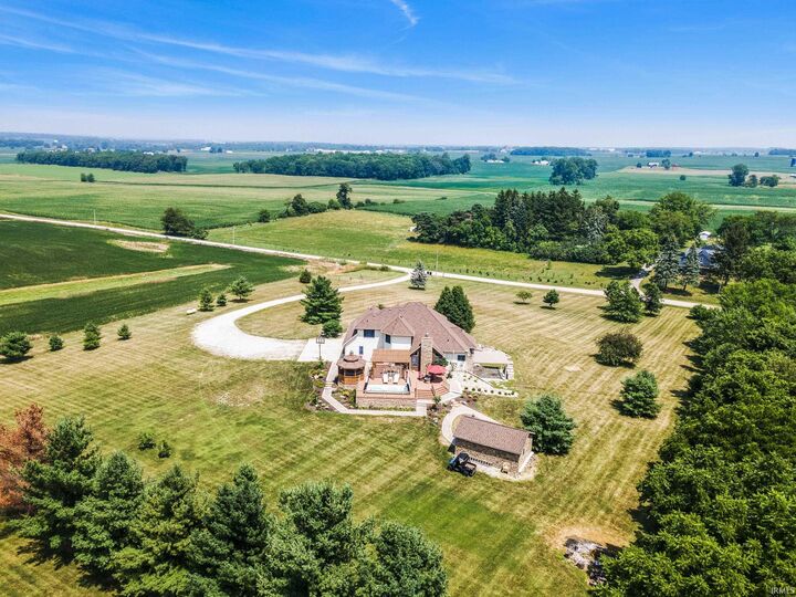 Property Photo:  432 County Road 17  IN 46705 