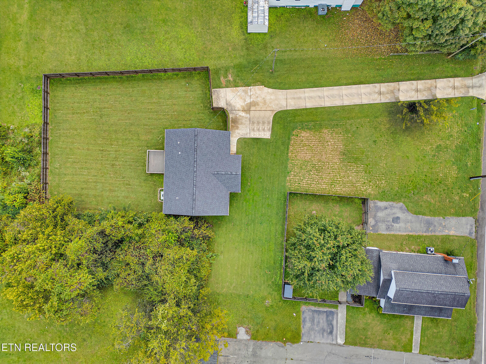 Property Photo: 5406 Tillery Rd TN 37912