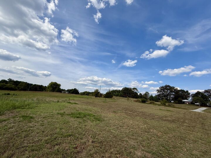 Property Photo:  5 Hodgenville Road  KY 42718 