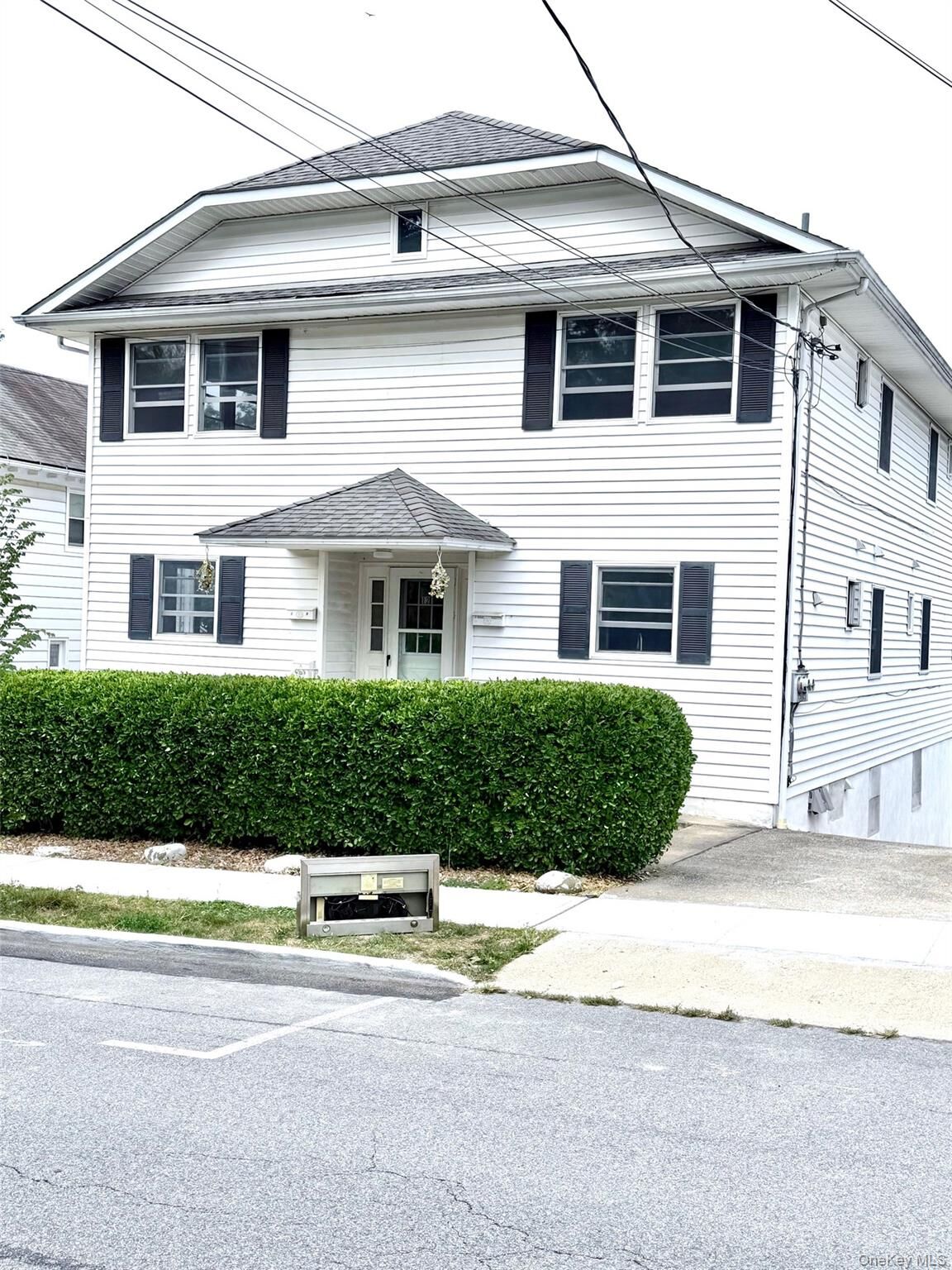 Property Photo:  12 S Buckhout Street 1  NY 10533 