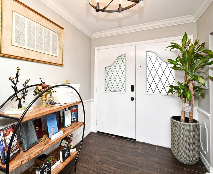 Property Photo:  1200 Waverly Way  FL 32750 