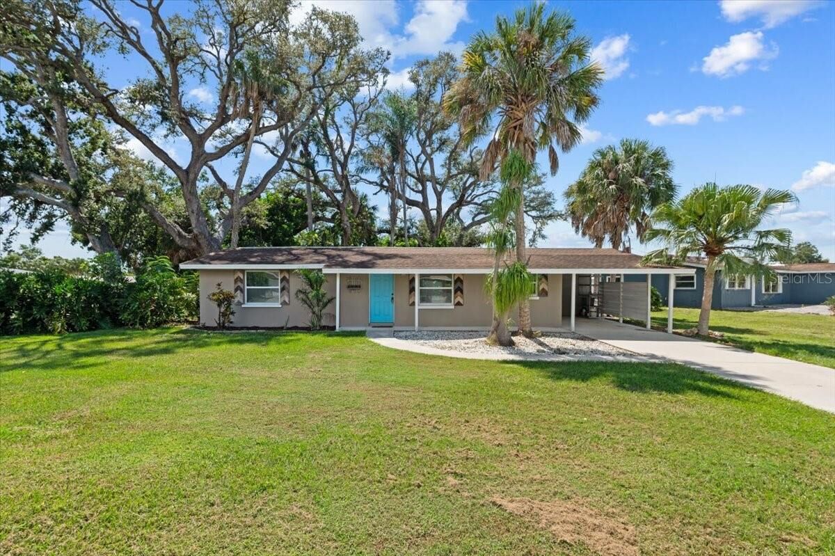 Property Photo:  311 Dorchester Drive  FL 34293 