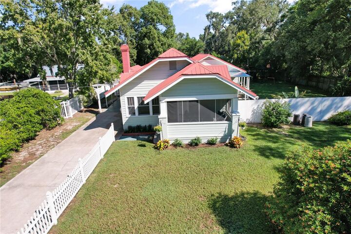 Property Photo: 1317 E 2nd Avenue FL 32757