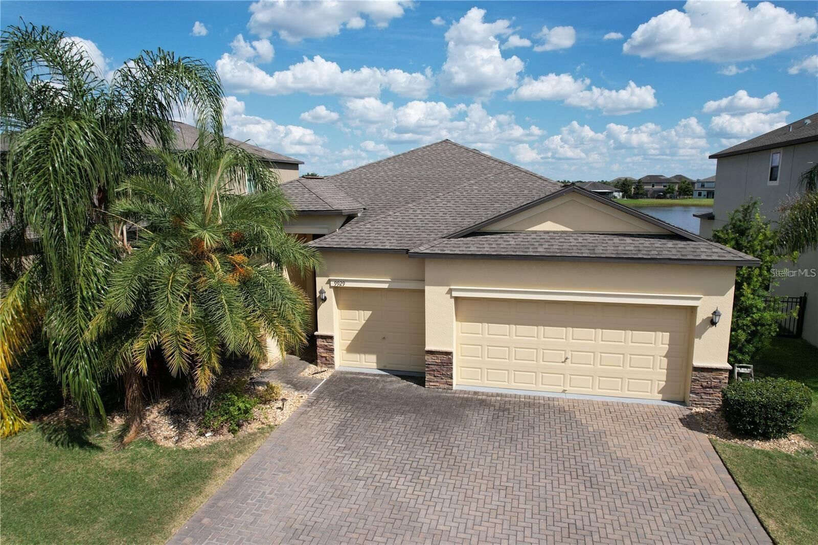 Property Photo: 9929 Smarty Jones Drive FL 33573