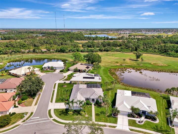 Property Photo: 1434 Gleneagles Drive FL 34292