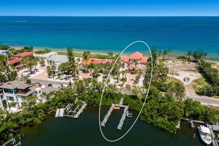 Property Photo: 826 S South Bay Boulevard FL 34216