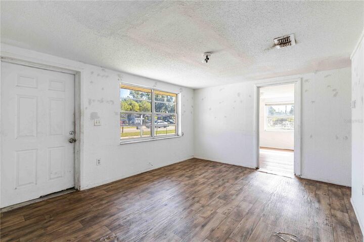 Property Photo:  902 27th Street E  FL 34208