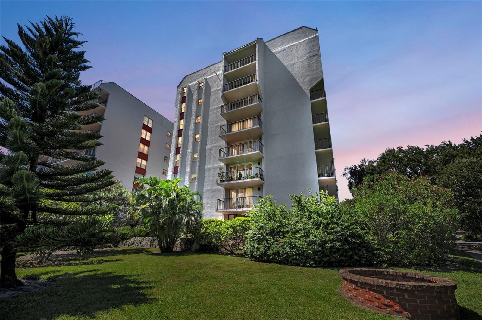 Property Photo:  2699 Seville Boulevard 105  FL 33764 