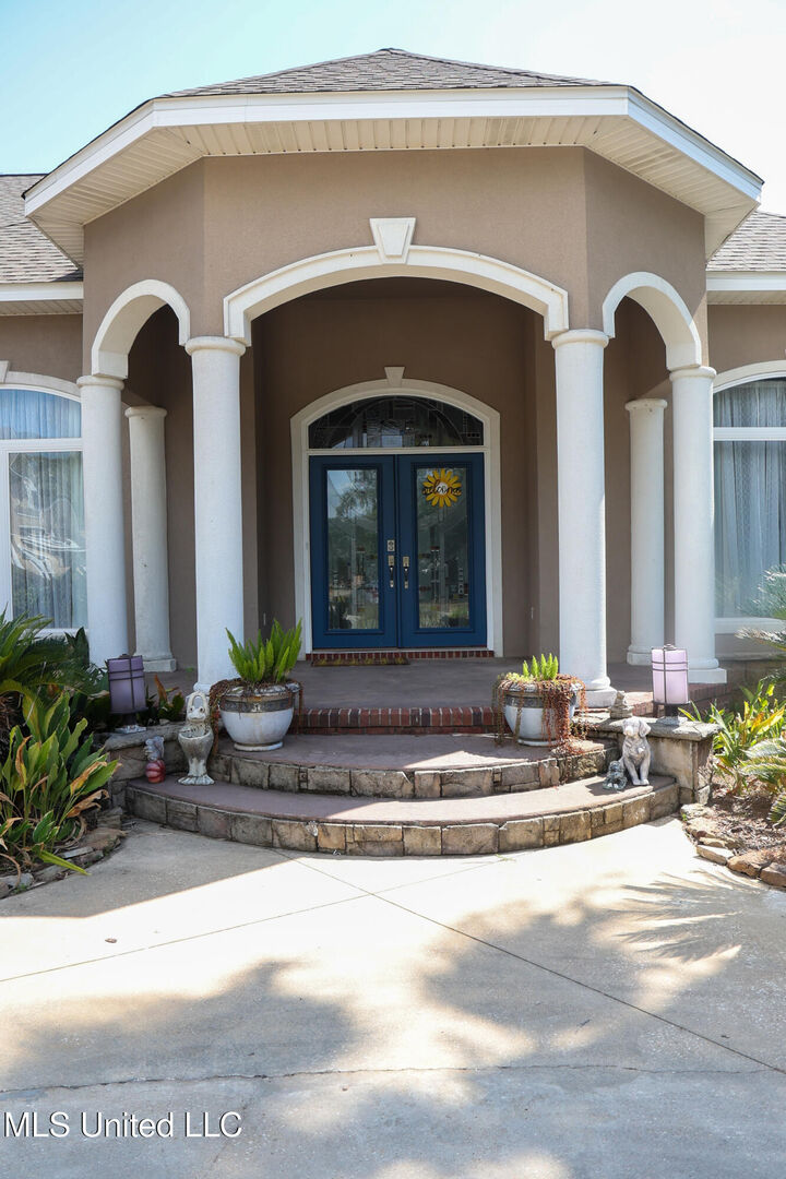 Property Photo:  1010 Boxwood Street  MS 39567 