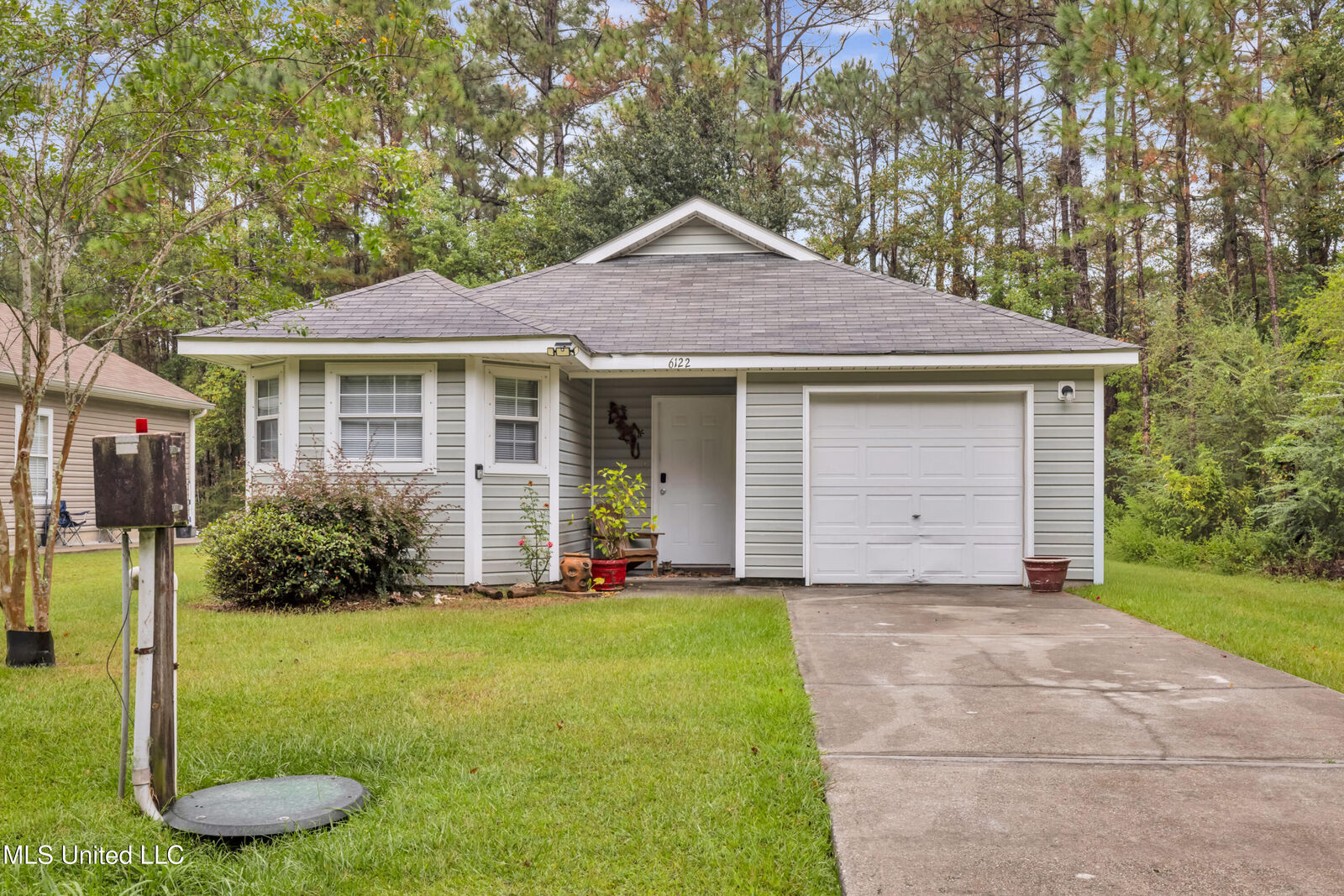 Property Photo:  6122 E Jackson Street  MS 39520 