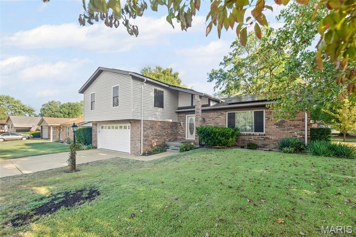 Property Photo:  2237 Monterey Drive  IL 62221 