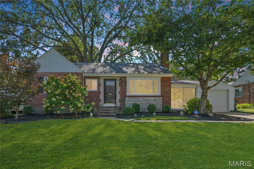 Property Photo:  1405 Culverhill Drive  MO 63119 