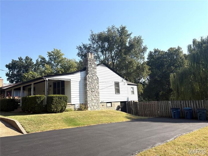 Property Photo:  410 Argent Avenue  MO 63135 
