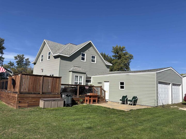 Property Photo:  304 Flower Street  ND 58759 