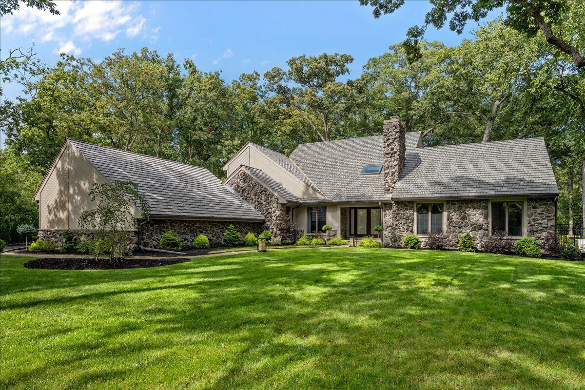 Property Photo:  1554 Big Oaks Court  IL 60045 